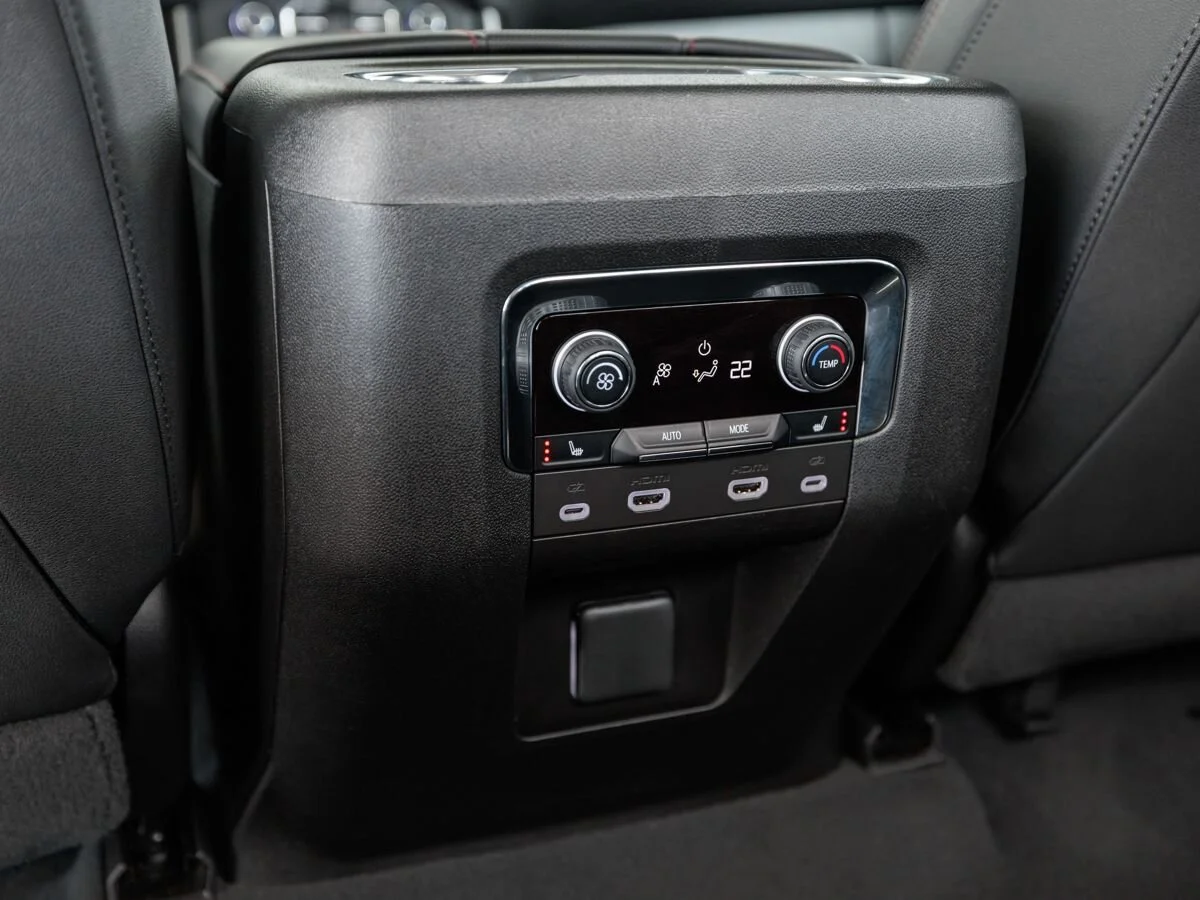 Chevrolet Tahoe — фото 22