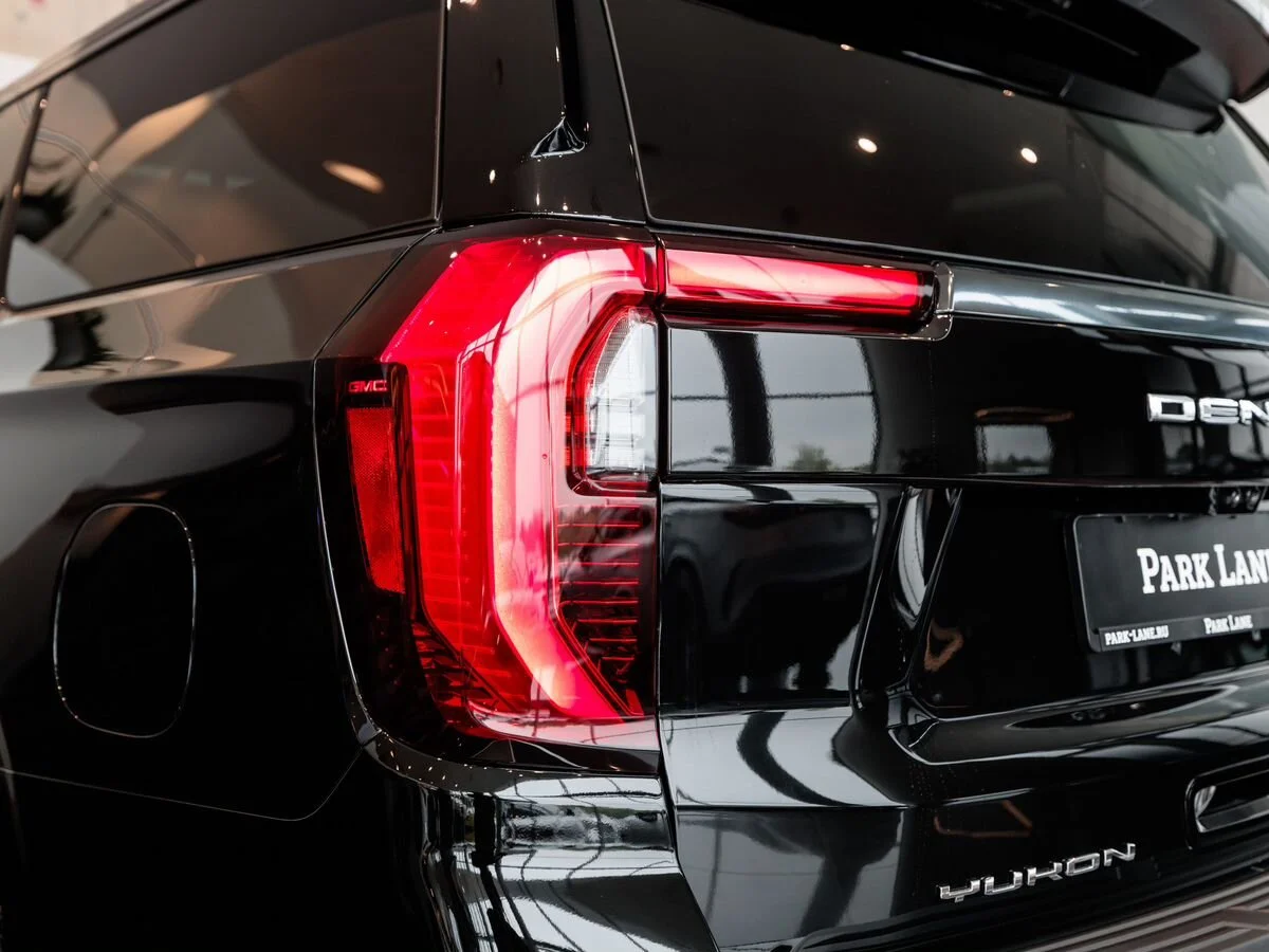 GMC Yukon — фото 10