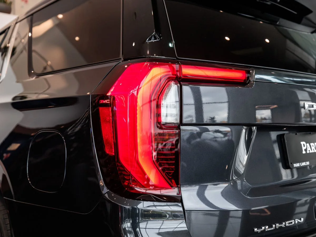 GMC Yukon — фото 11