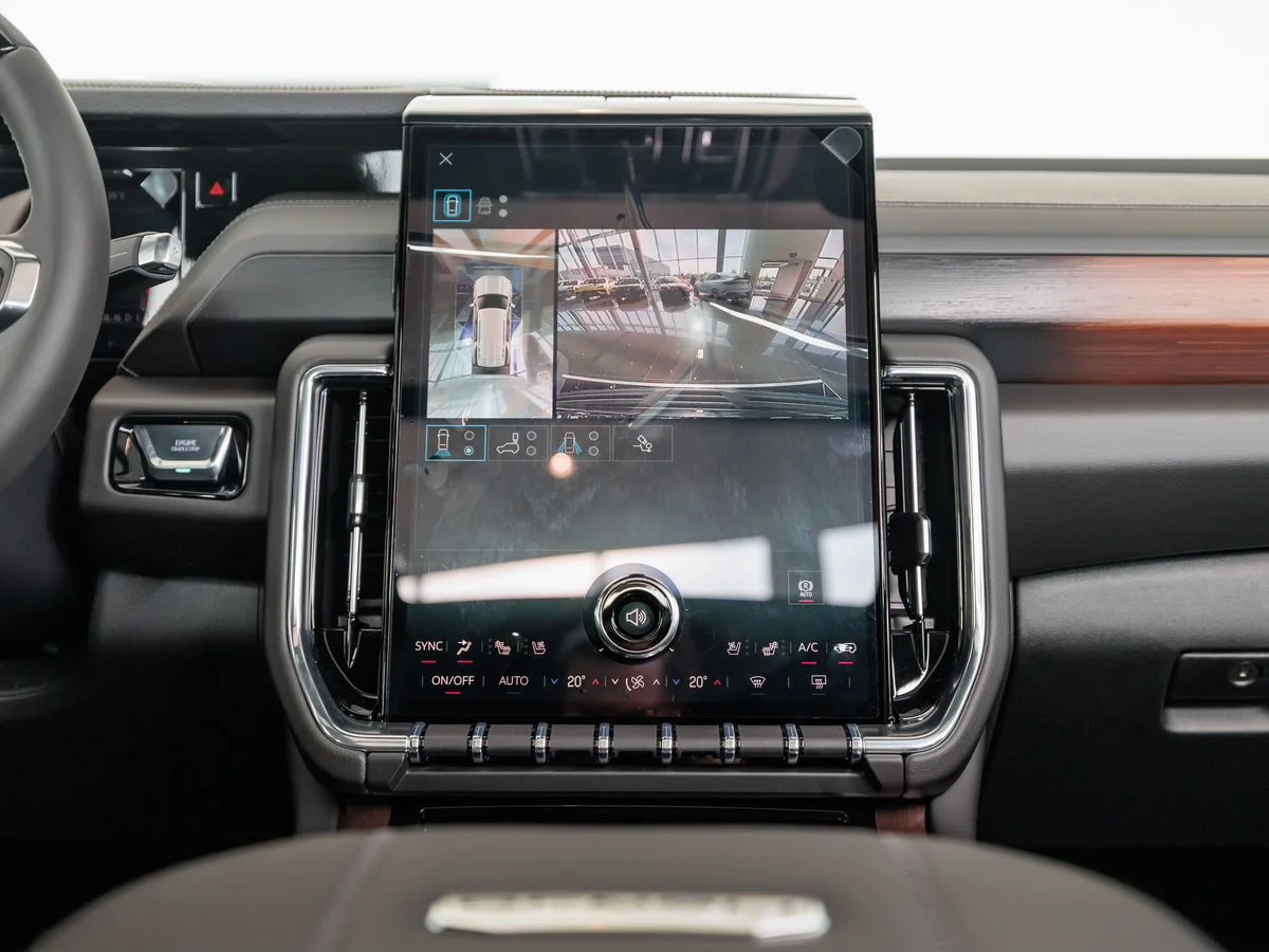 GMC Yukon — фото 15