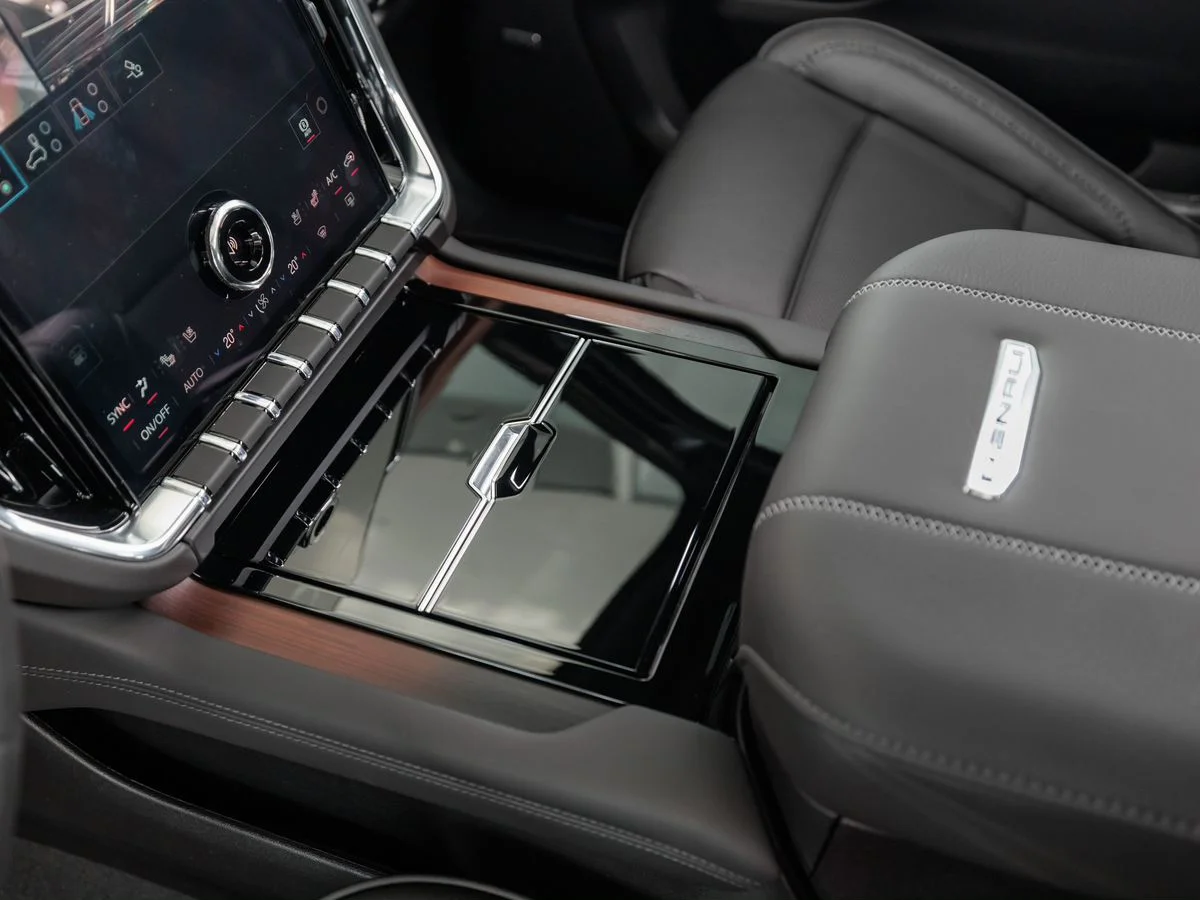 GMC Yukon — фото 17