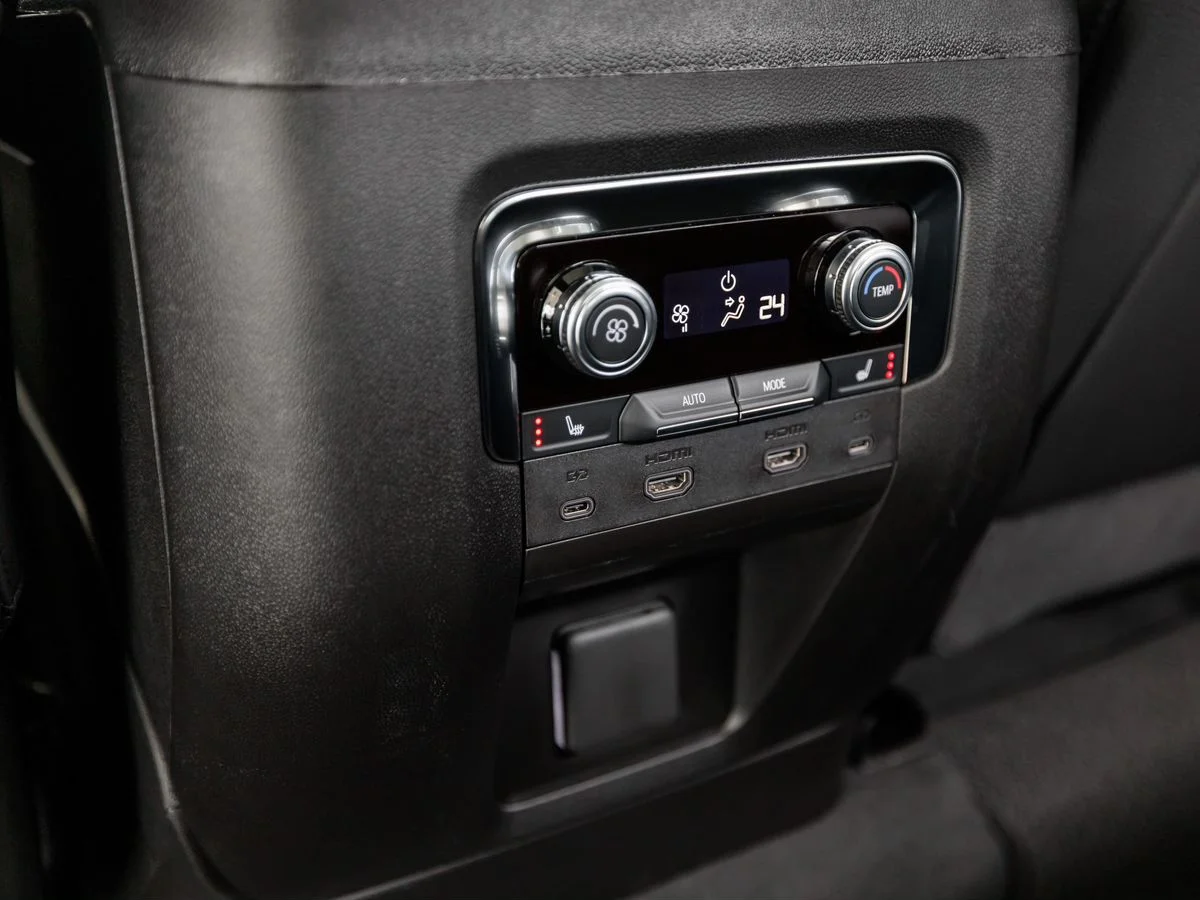 GMC Yukon — фото 25