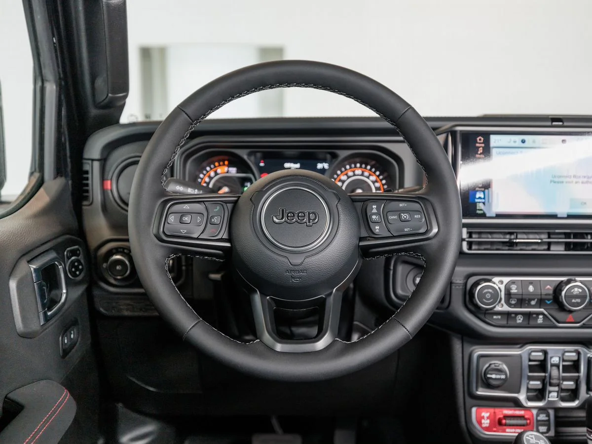 Jeep Wrangler — фото 15