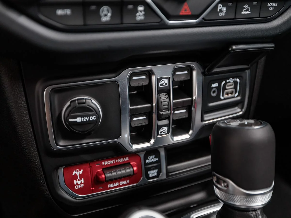 Jeep Wrangler — фото 19