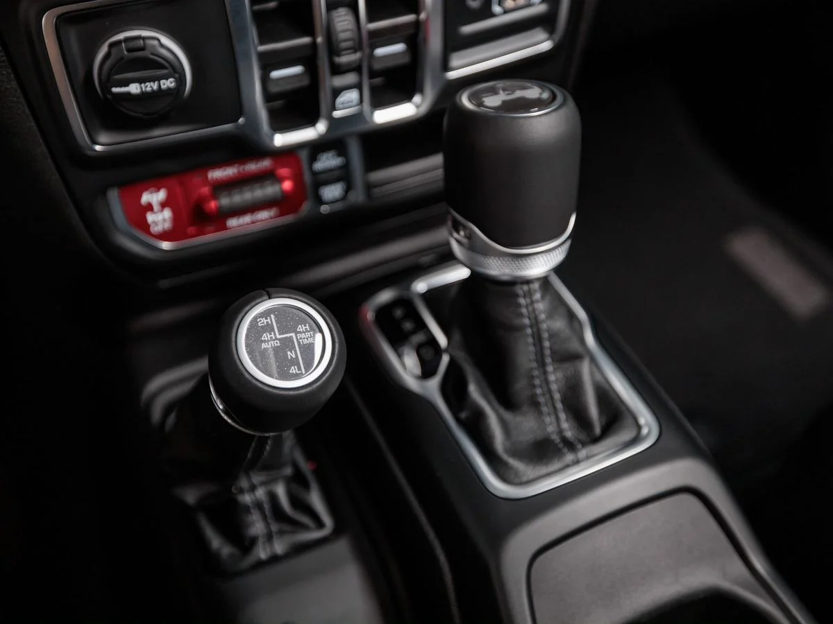 Jeep Wrangler — фото 20