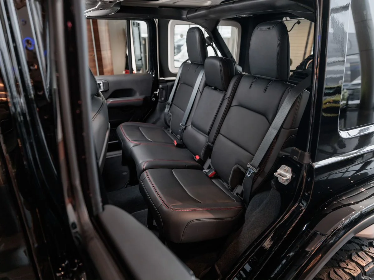 Jeep Wrangler — фото 27