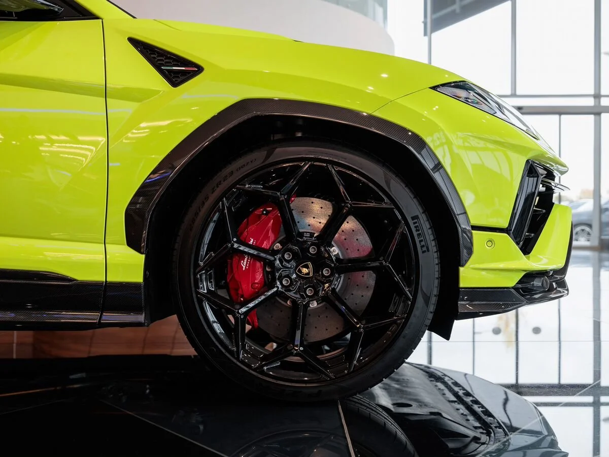 Lamborghini Urus — фото 10