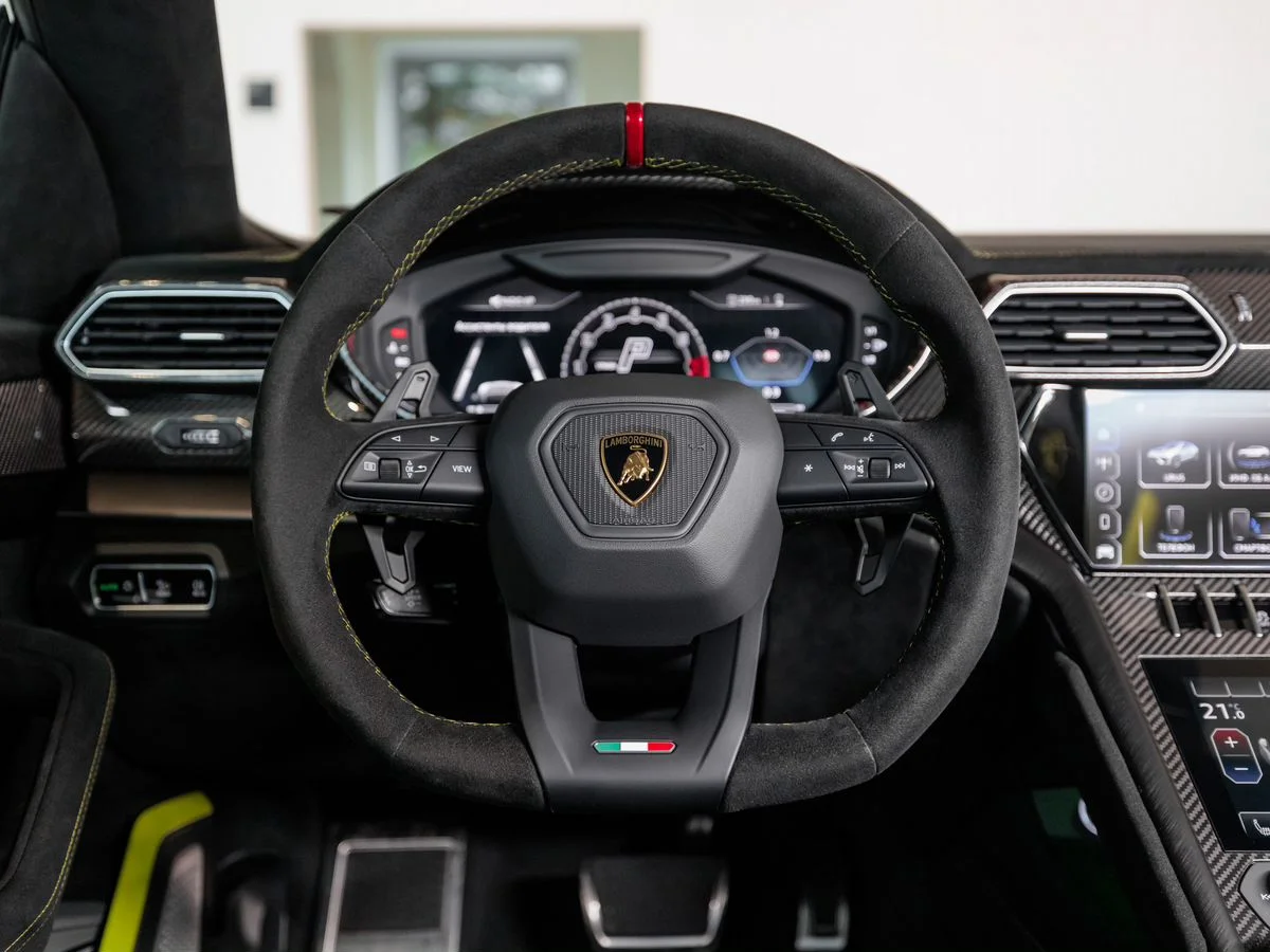 Lamborghini Urus — фото 20
