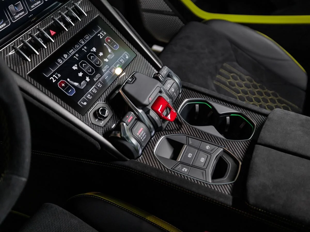Lamborghini Urus — фото 25