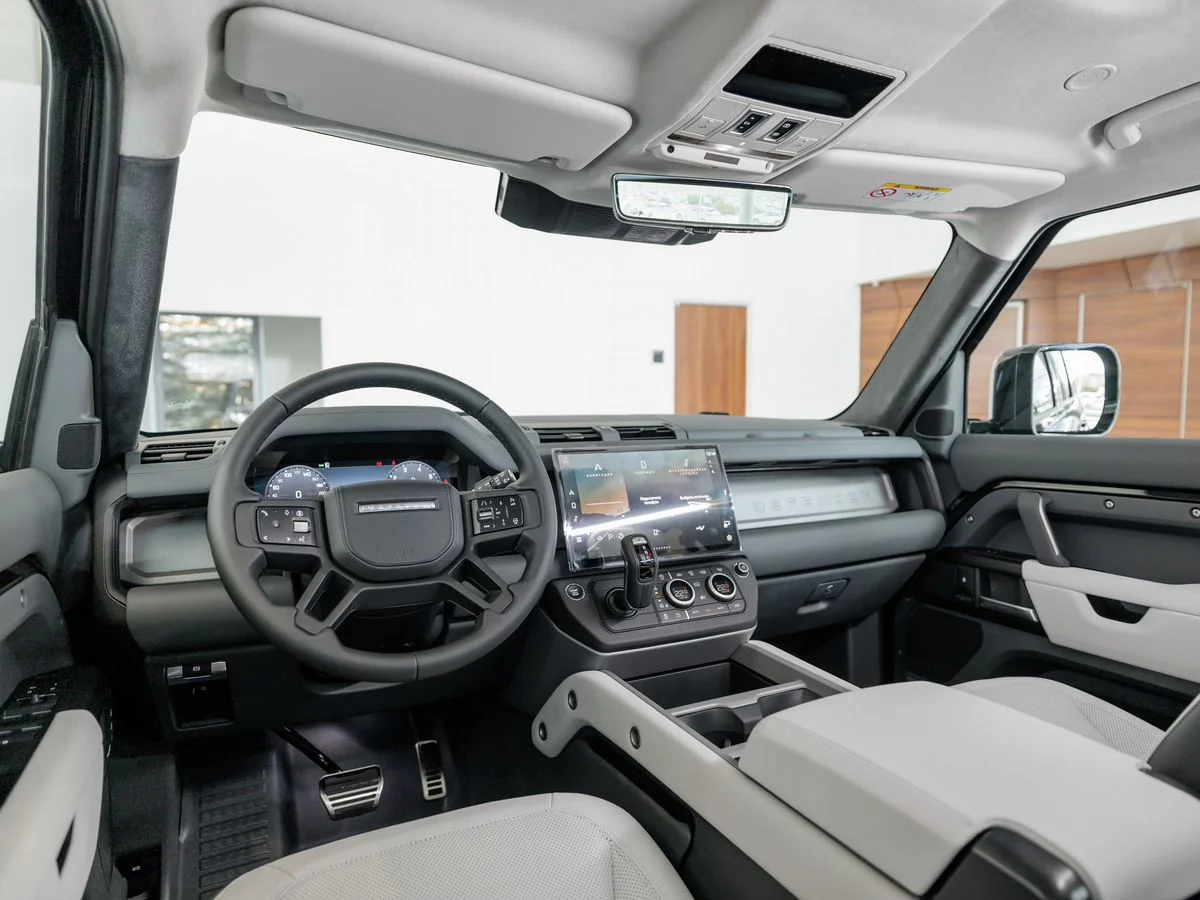 Land Rover Defender — фото 12