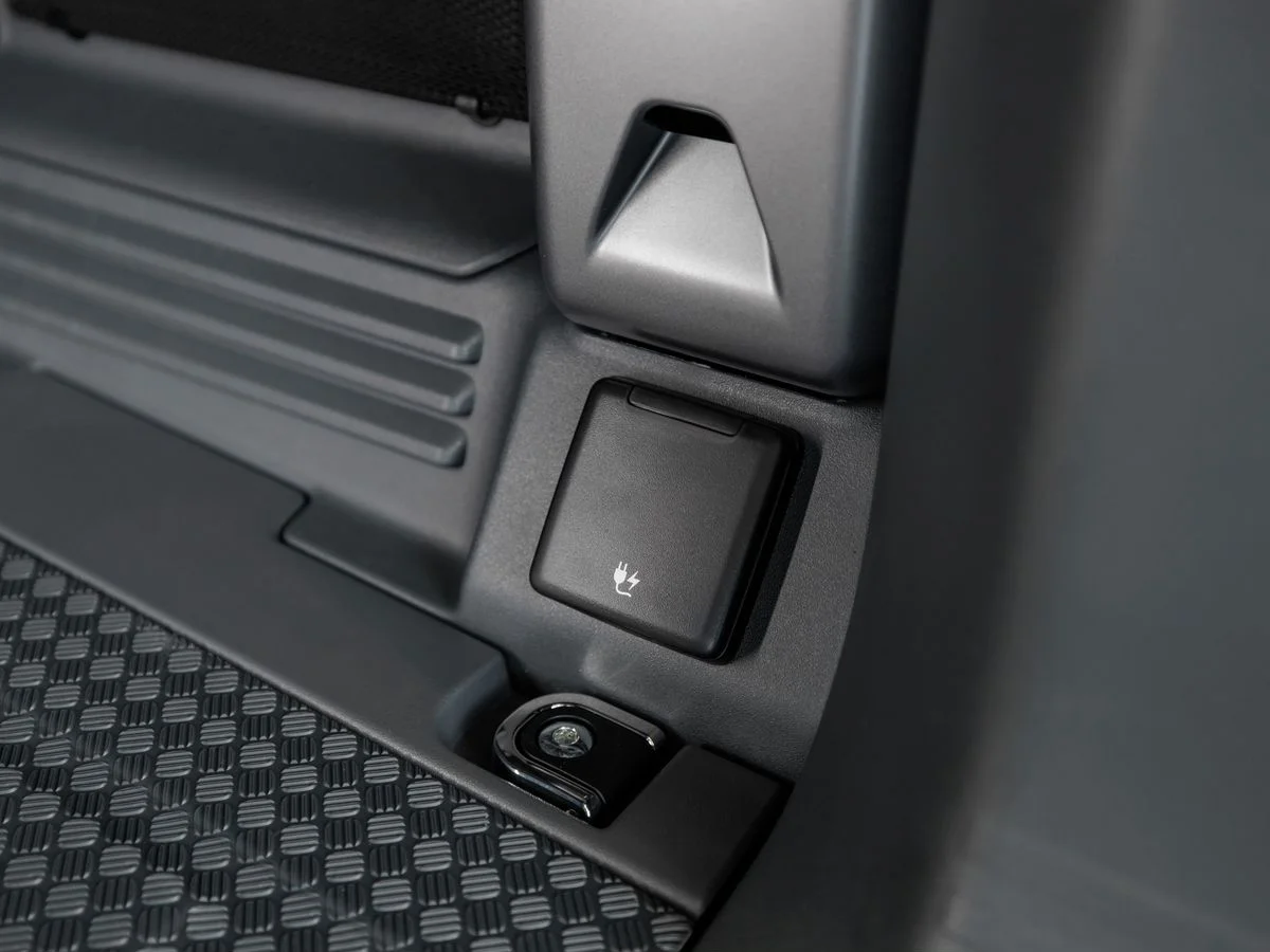 Land Rover Defender — фото 26
