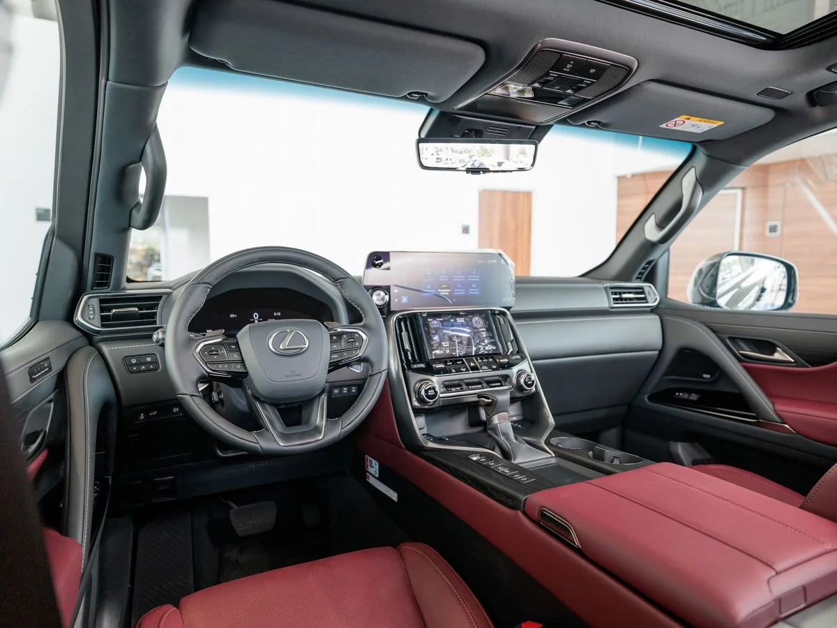 Lexus LX — фото 11