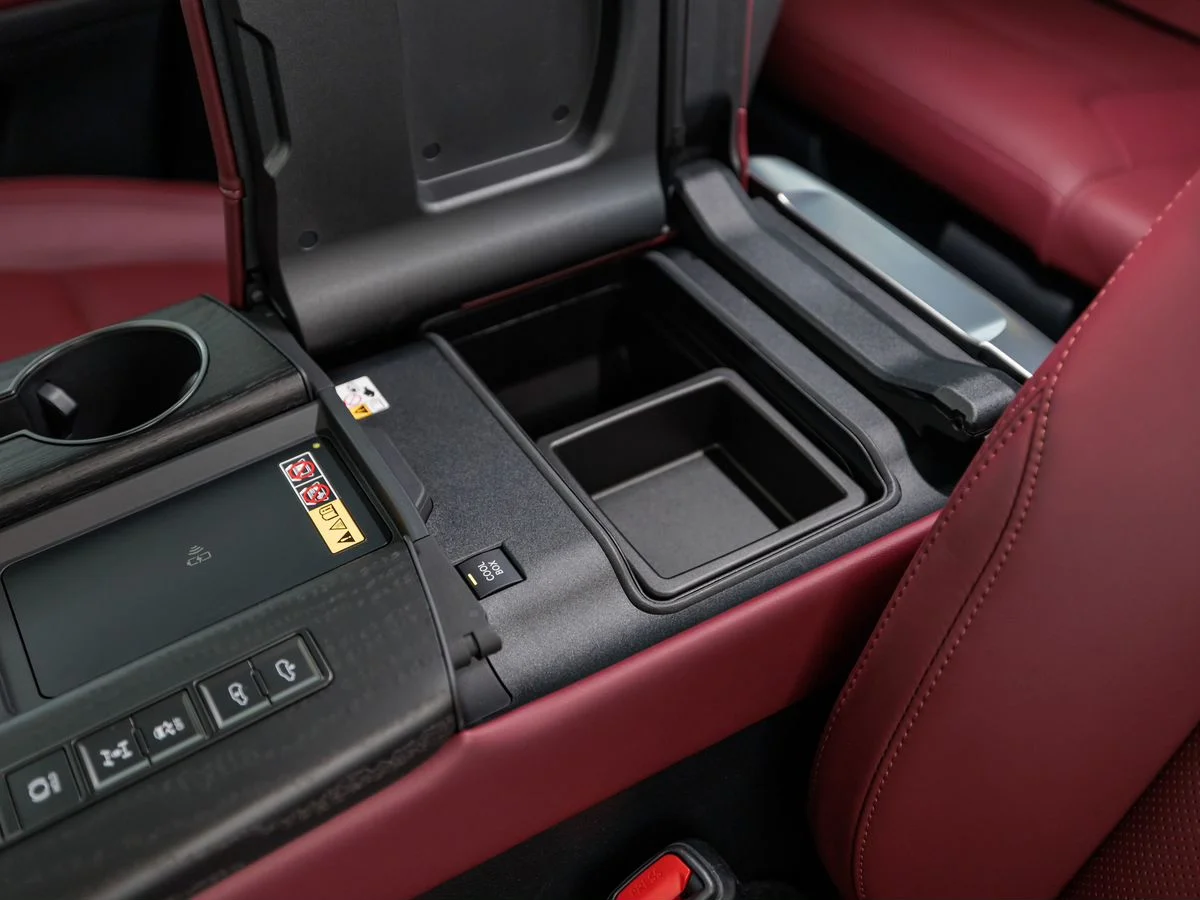 Lexus LX — фото 17