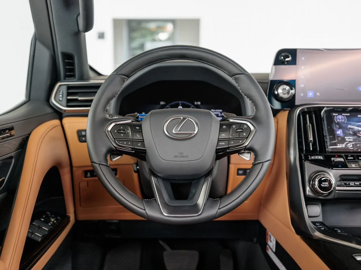 Lexus LX — фото 12