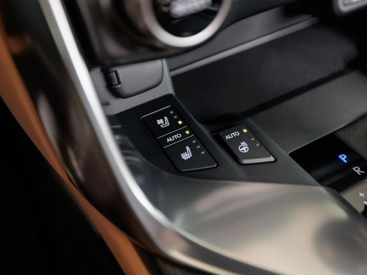 Lexus LX — фото 15