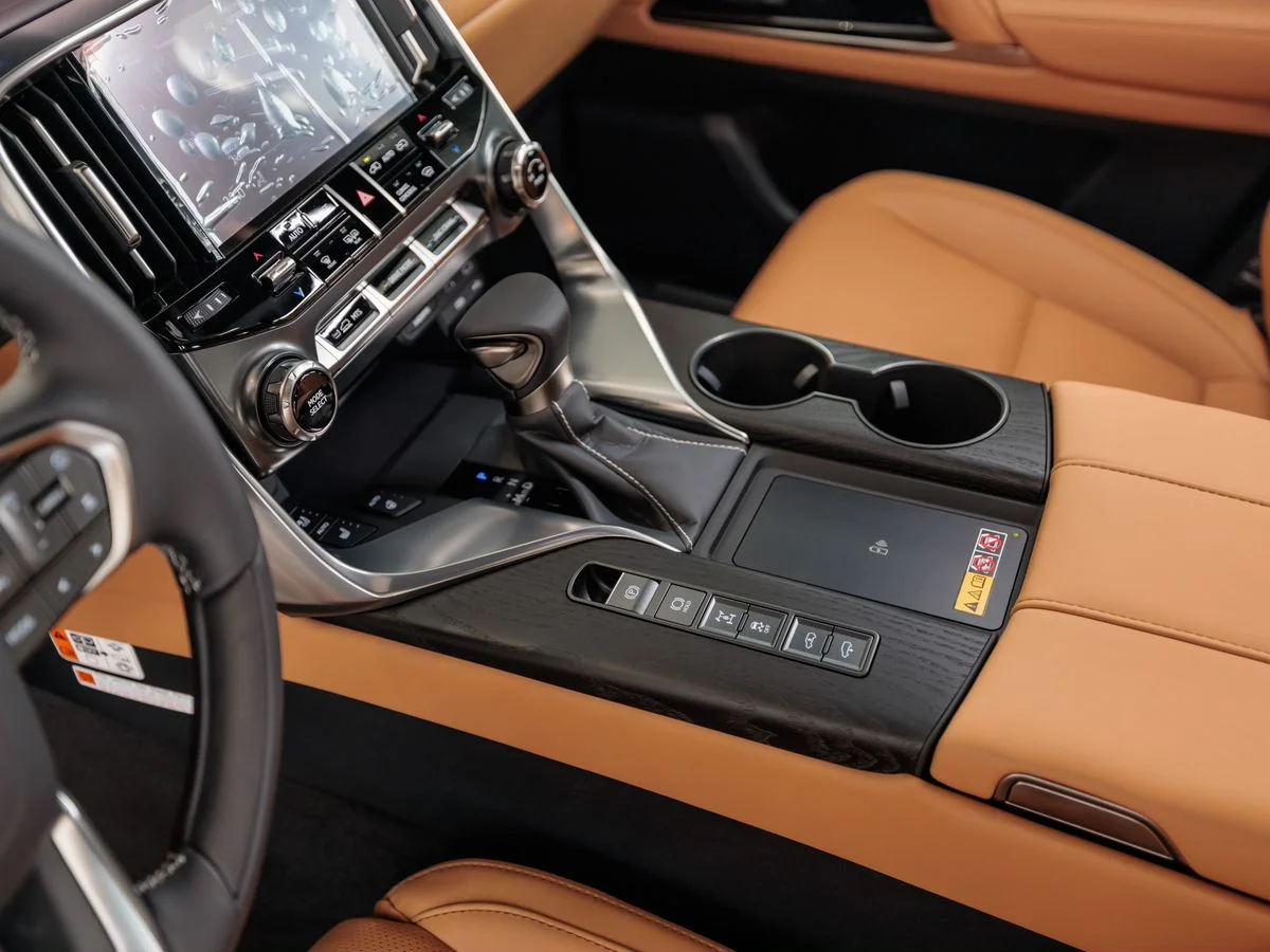 Lexus LX — фото 16