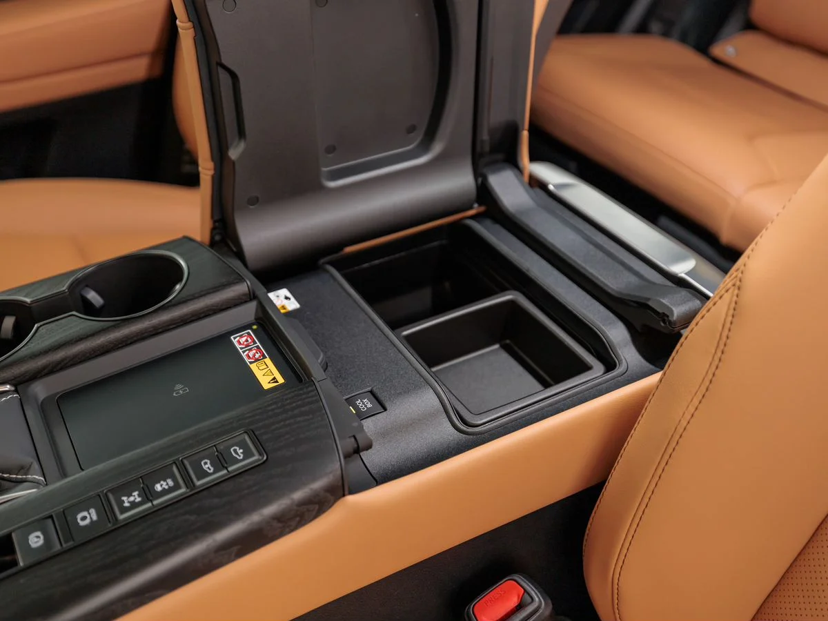 Lexus LX — фото 17