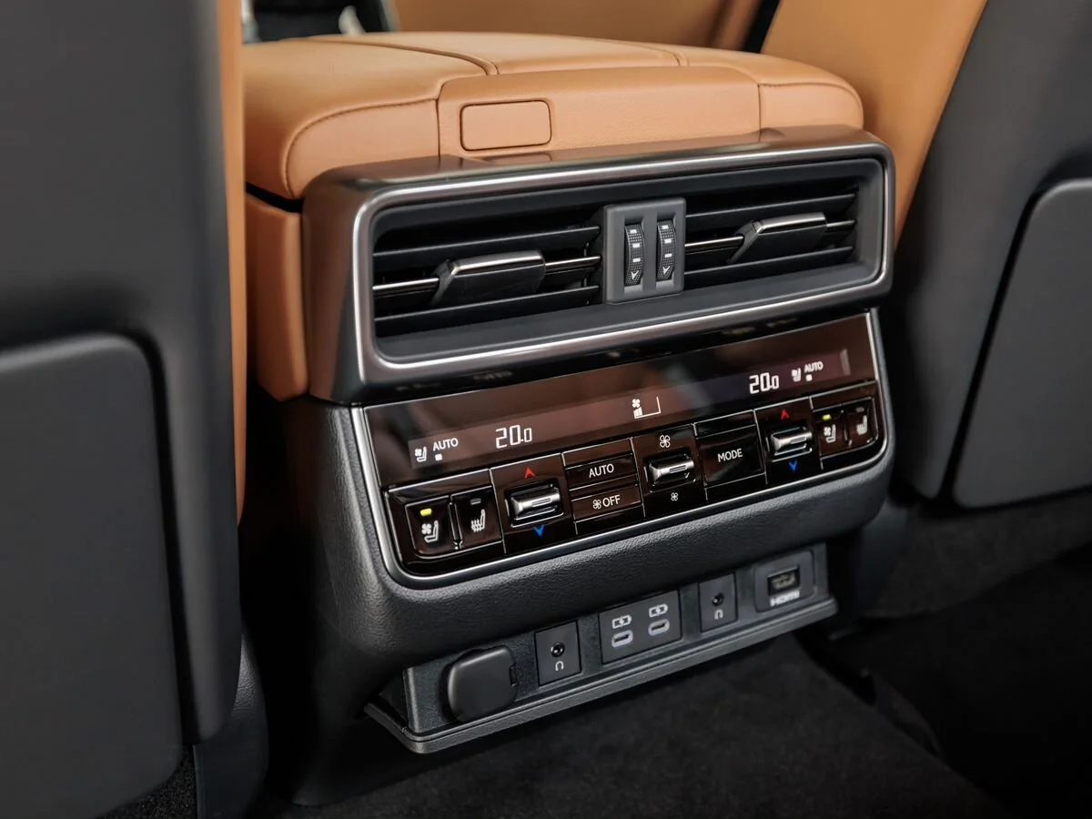Lexus LX — фото 26