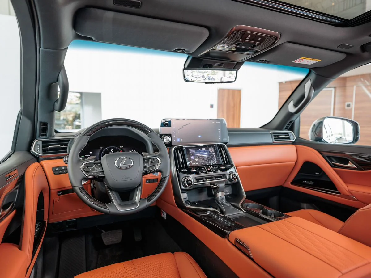 Lexus LX — фото 11