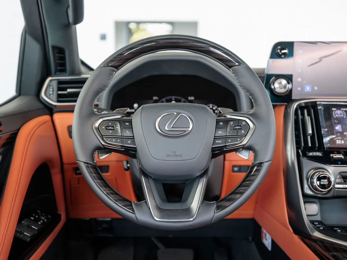 Lexus LX — фото 12