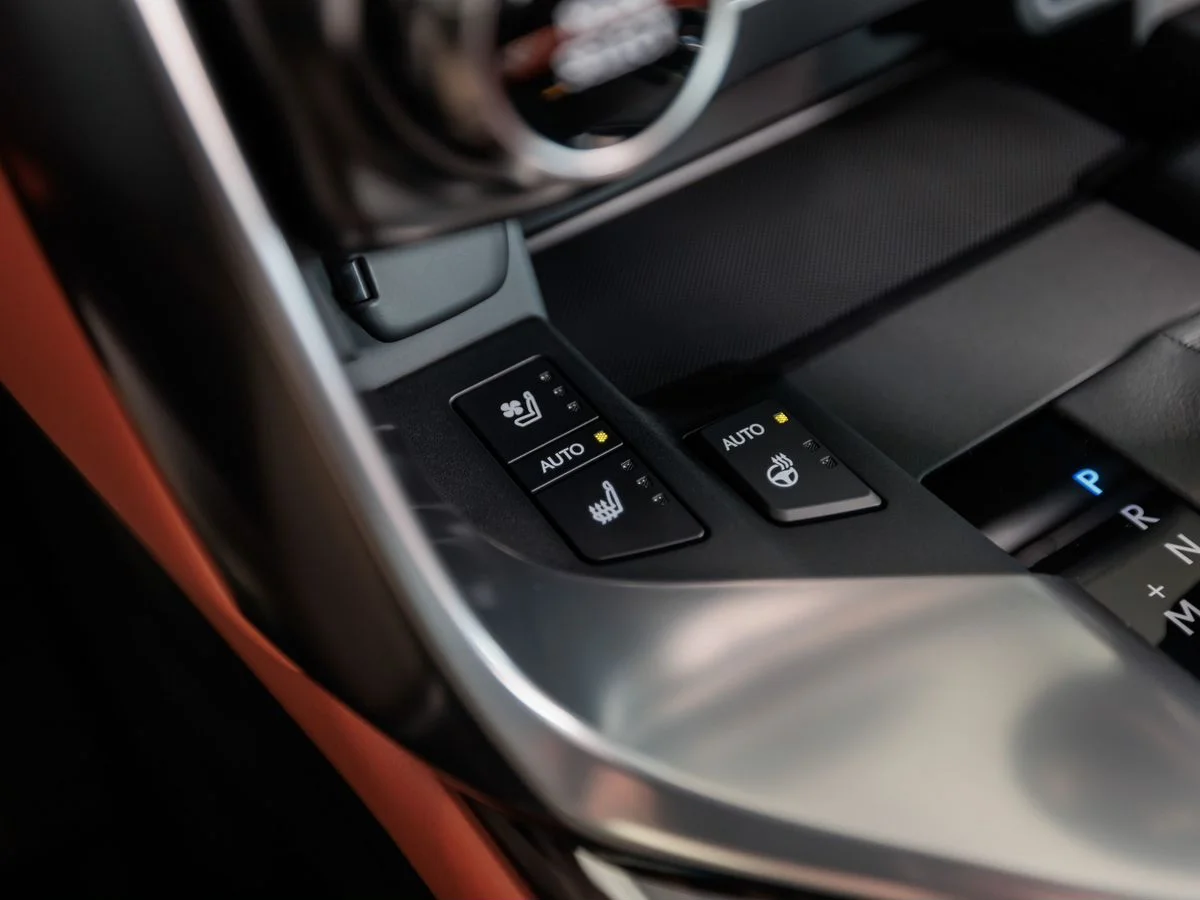 Lexus LX — фото 16